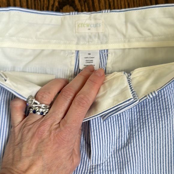 Crewcuts shorts NWOT - size 10 in seersucker 🤍💙 - Picture 3 of 10